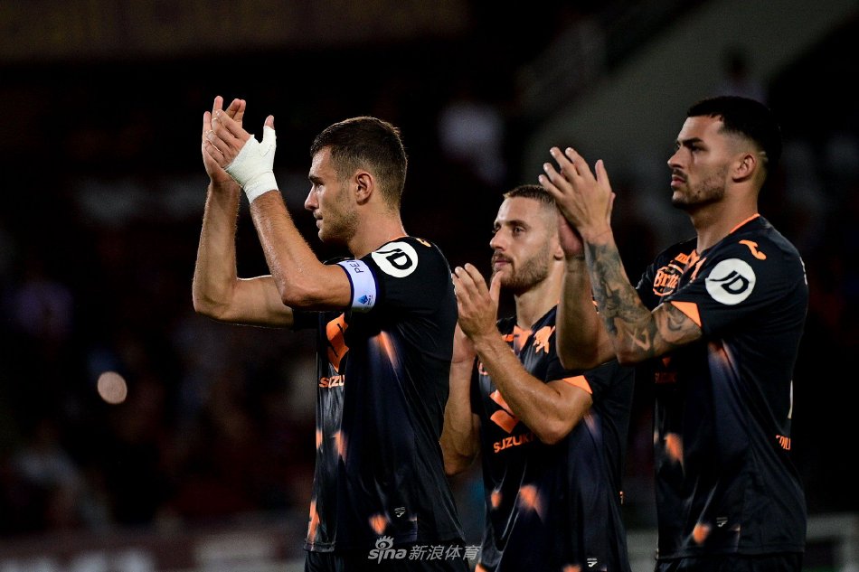 转会市场上 转会市场上